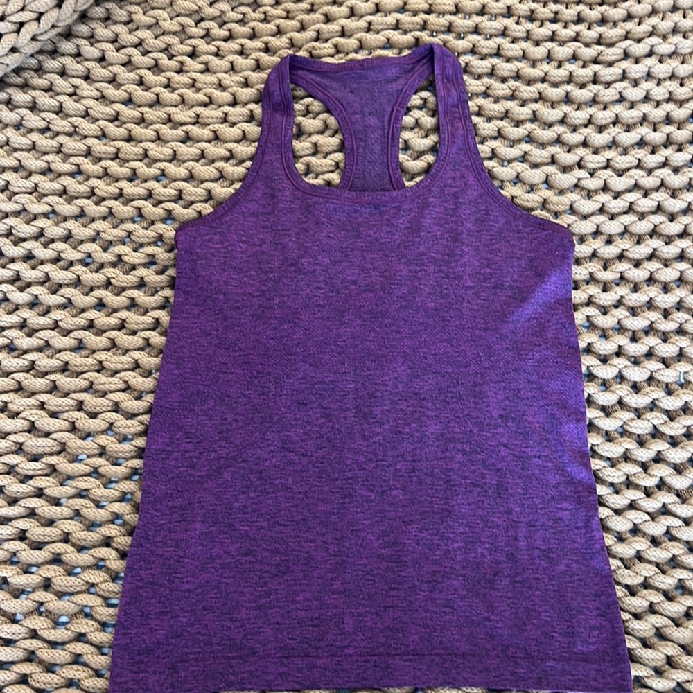 Lululemon tank size 10.